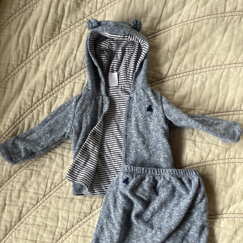Reversible cozy bear suit